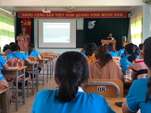 Thị xã Ayun Pa tổ chức Hội nghị triển khai, phổ biến kiến thức pháp luật cho đội ngũ cán bộ Hội cơ sở