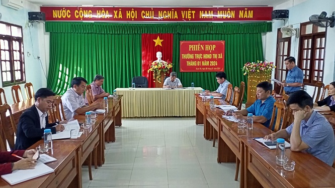 Thường trực Hội đồng nhân dân thị xã Ayun Pa tổ chức phiên họp Thường trực Hội đồng nhân dân thị xã tháng 01 năm 2024